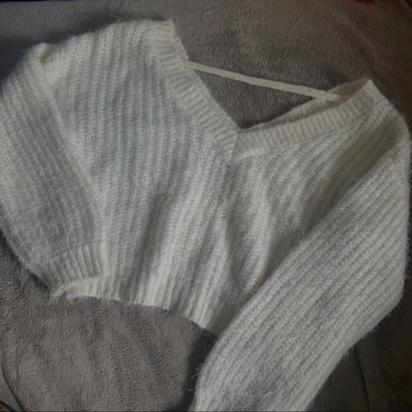 Forever 21 Sweaters - 🥳Forever 21 crop sweater